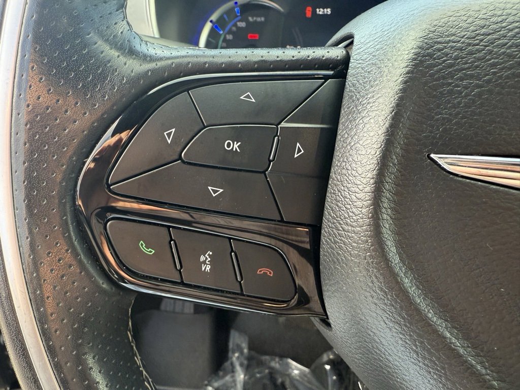 Used 2020 Chrysler Pacifica Limited w/ Advanced Safetytec Group image 25