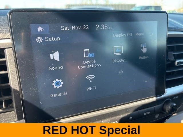 Used 2024 Hyundai Venue SEL image 22