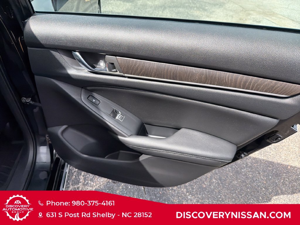Used 2020 Honda Accord Touring image 38