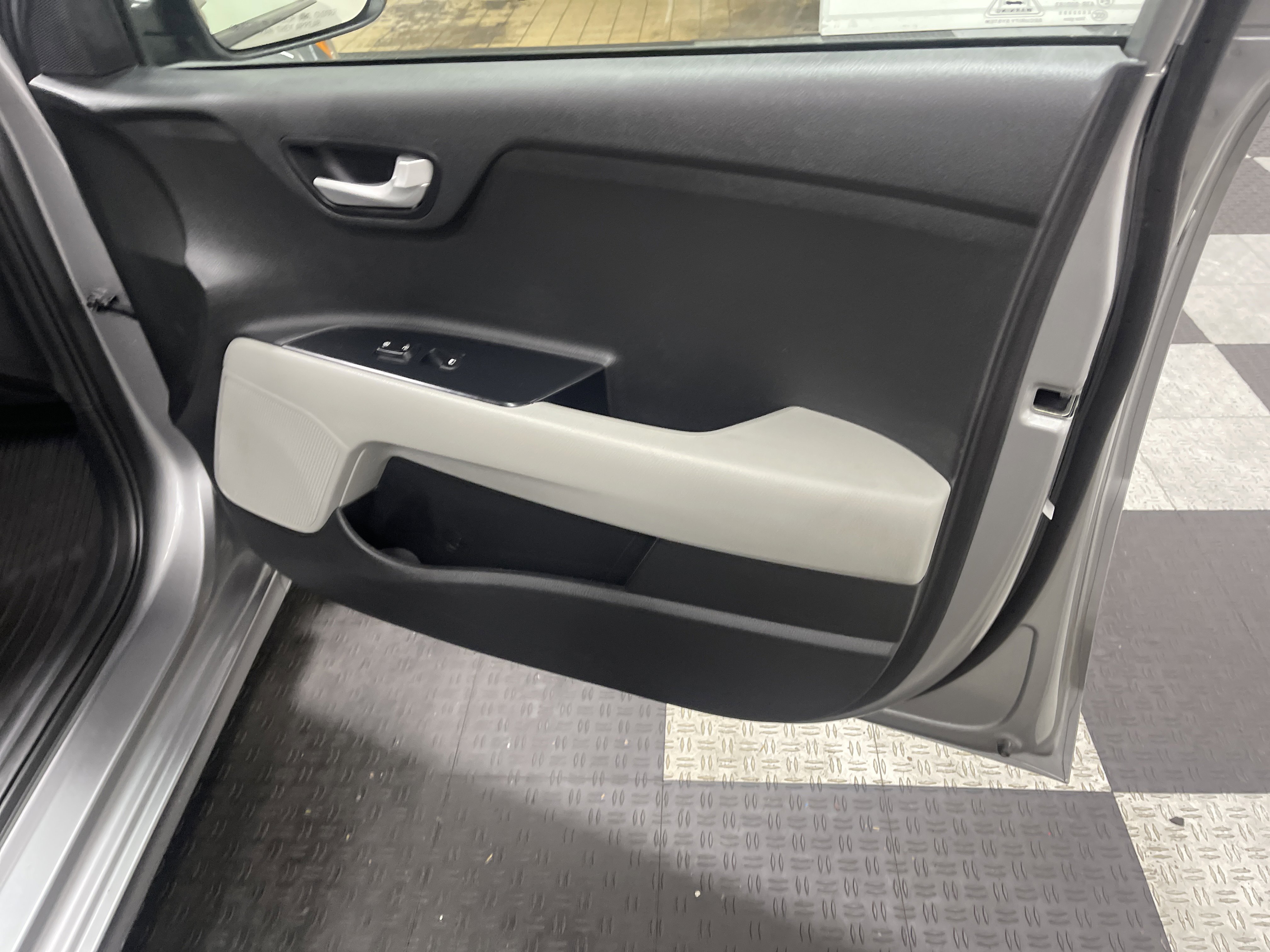 Used 2022 Kia Rio S w/ Technology Package image 23