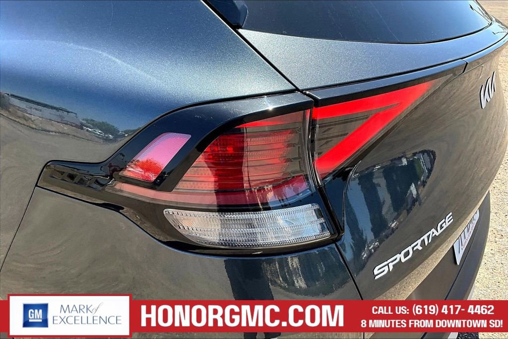 Used 2025 Kia Sportage EX w/ Premium Package image 21