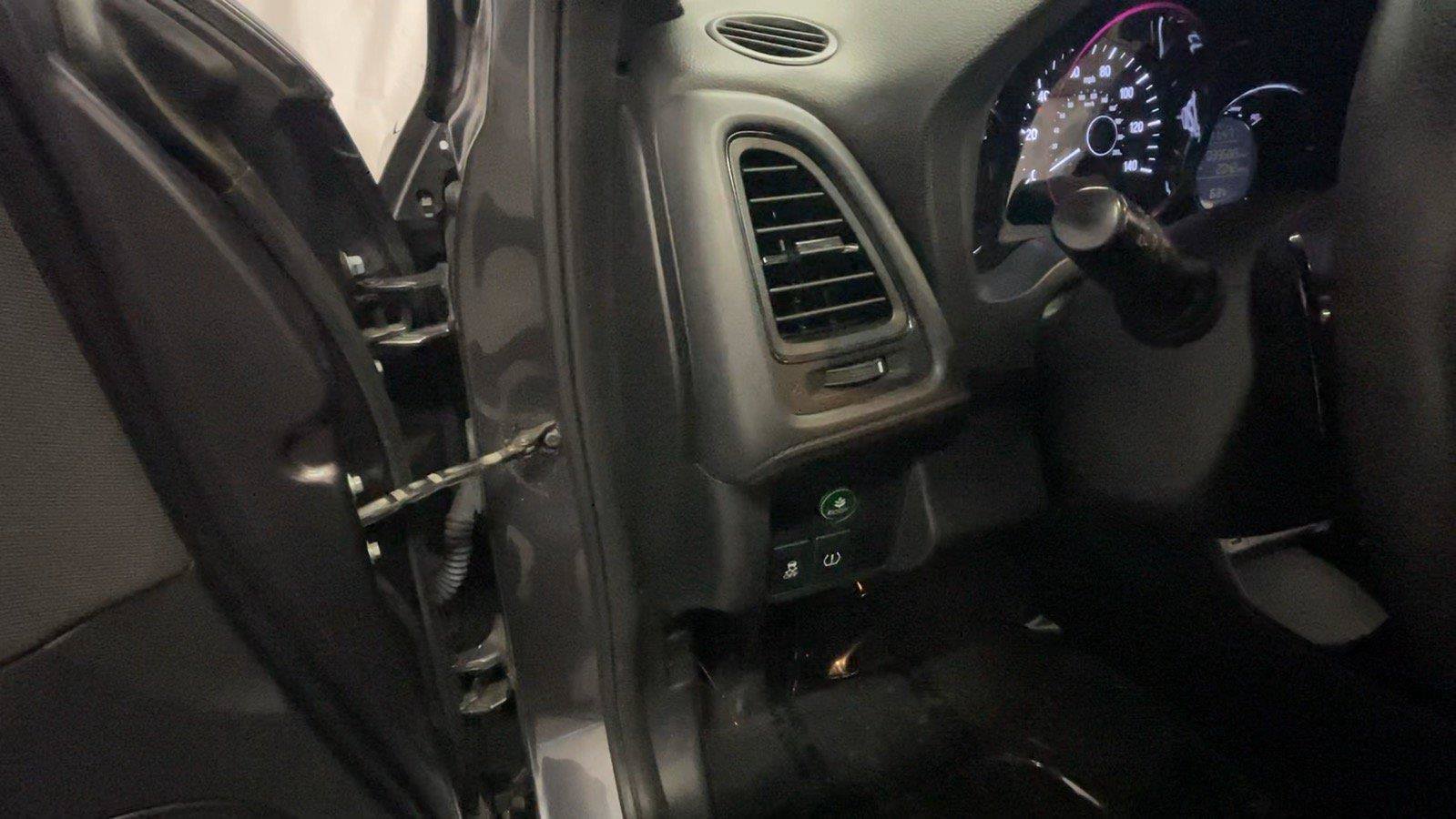 Used 2021 Honda HR-V Sport image 34
