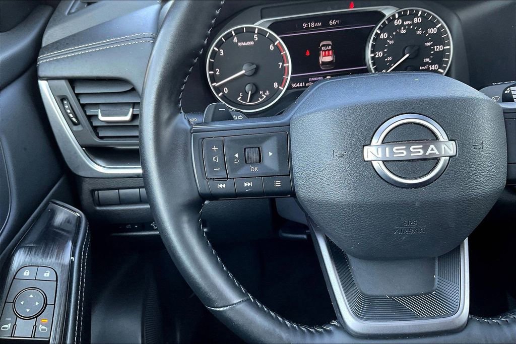 Used 2025 Nissan Rogue SV FWD image 11