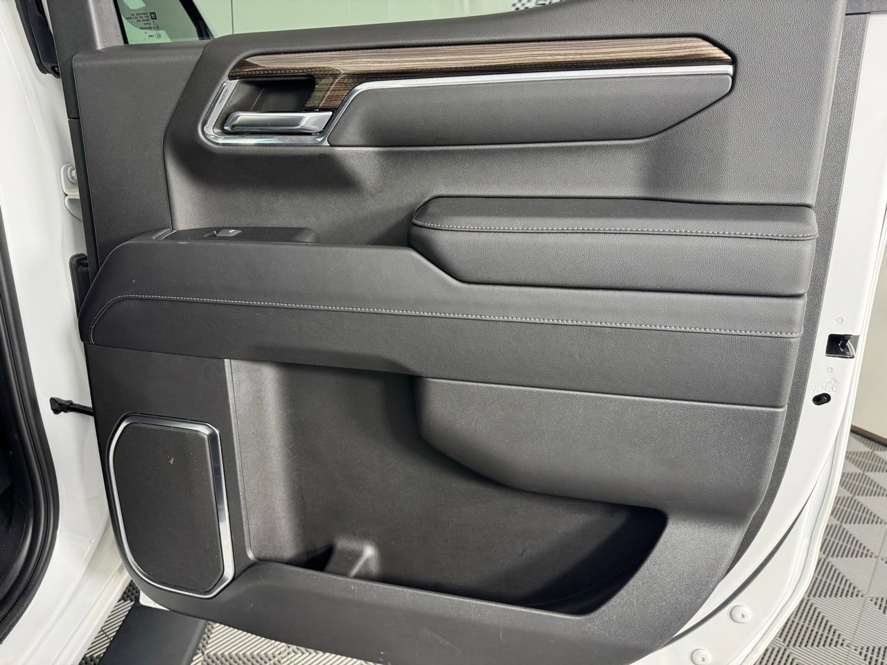 Used 2023 Chevrolet Silverado 1500 LT image 26