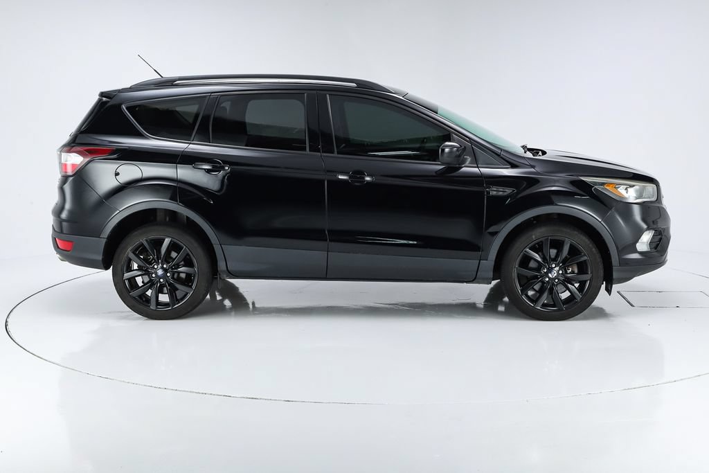 Used 2017 Ford Escape SE w/ Equipment Group 201A AWD/4WD image 48