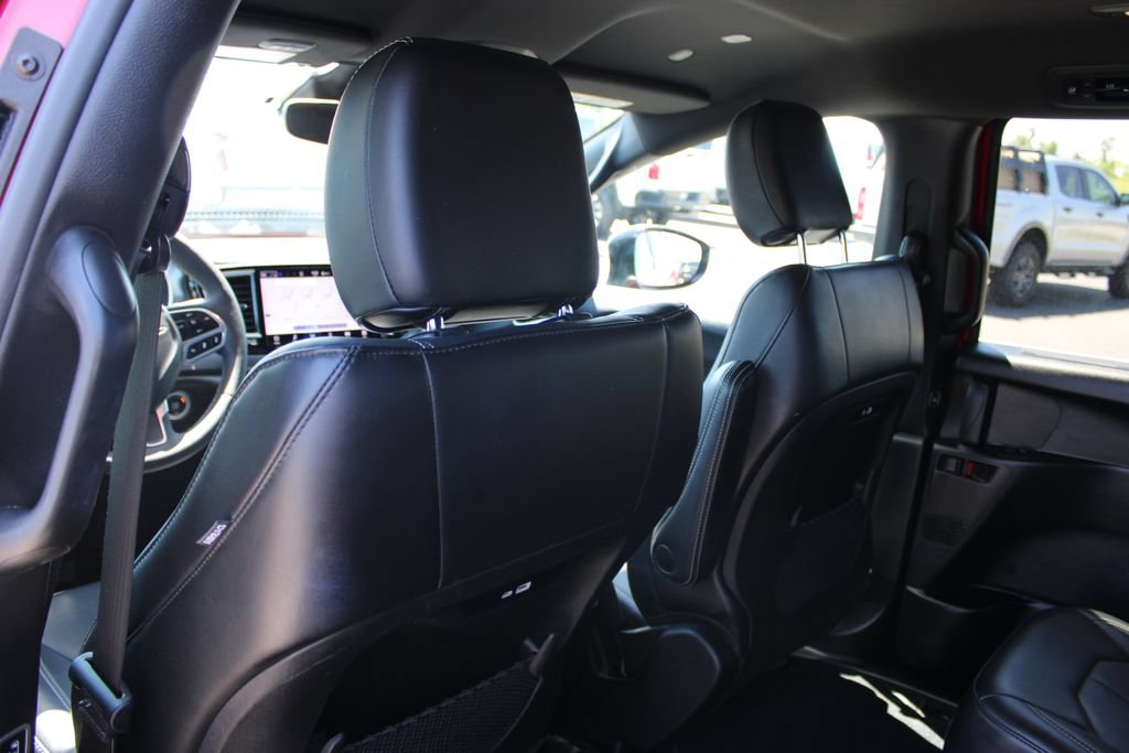 Used 2025 Chrysler Pacifica Select FWD image 24