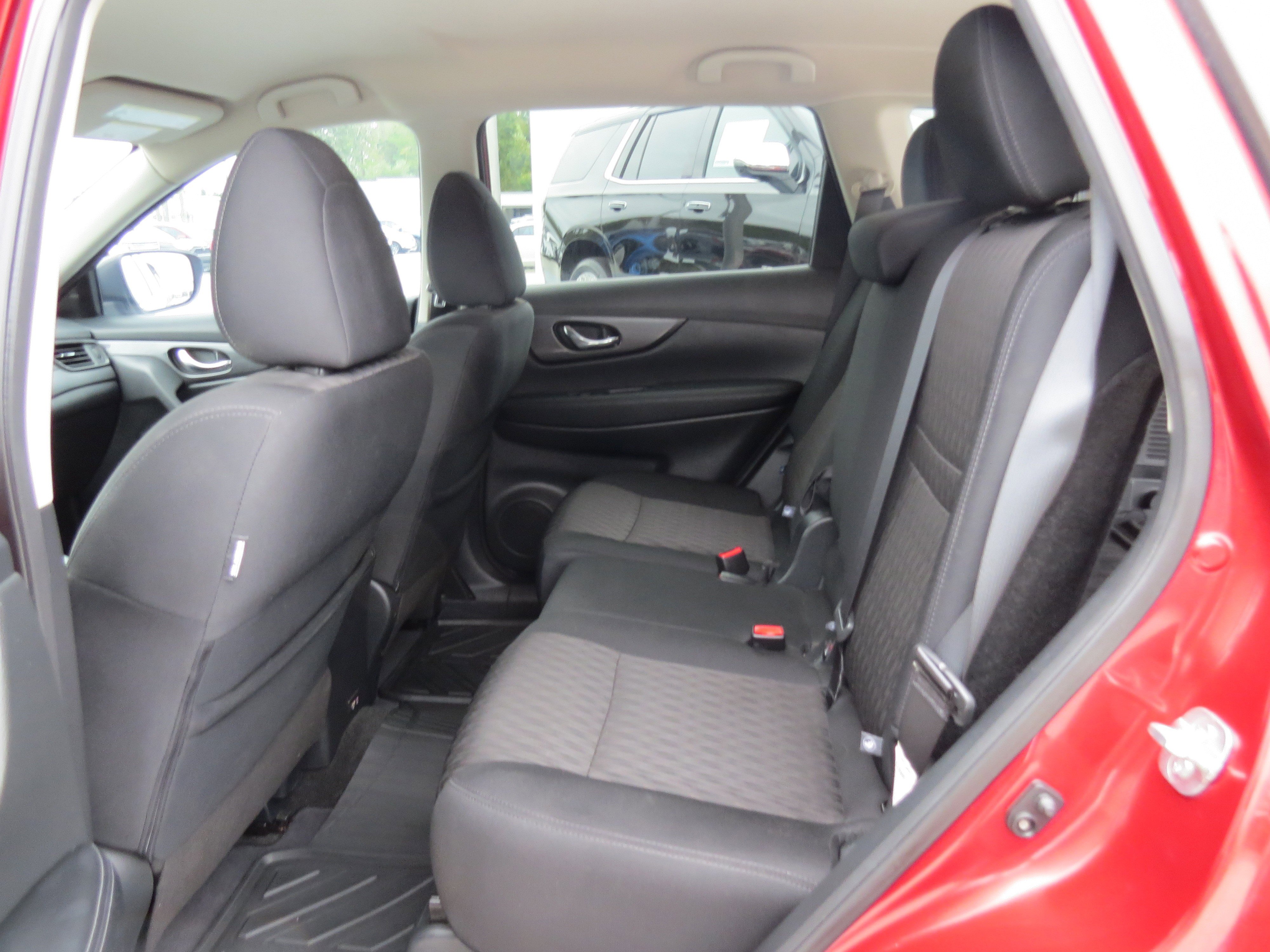 Used 2020 Nissan Rogue SV image 10