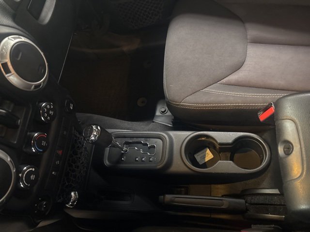 Used 2014 Jeep Wrangler Unlimited Sahara w/ Connectivity Group image 21