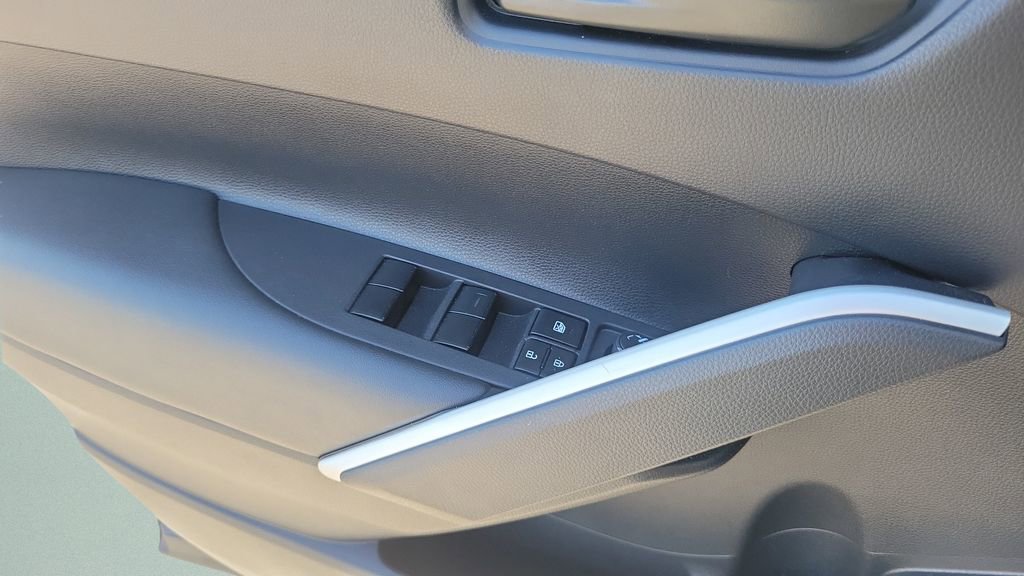 Used 2024 Toyota Corolla Cross S AWD/4WD image 32