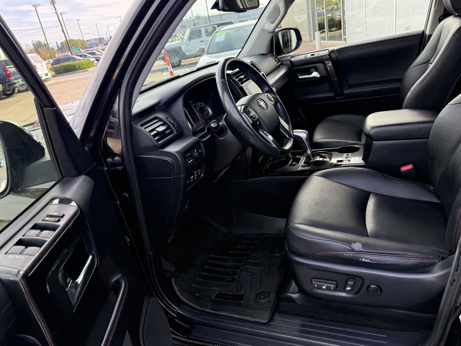 Certified 2020 Toyota 4Runner TRD Off-Road Premium AWD/4WD image 12