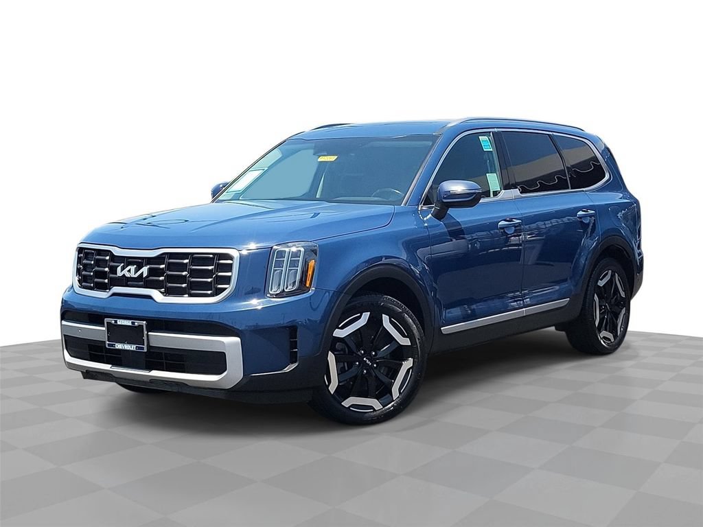 Used 2023 Kia Telluride S w/ S Sunroof Package