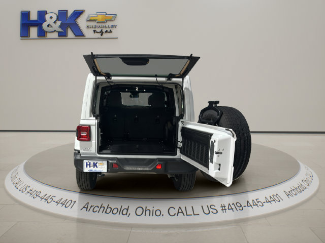 Used 2024 Jeep Wrangler Unlimited Sahara w/ Technology Group AWD/4WD image 8