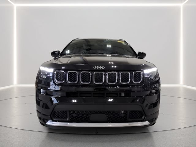 Used 2024 Jeep Compass Limited w/ Elite Group AWD/4WD image 4