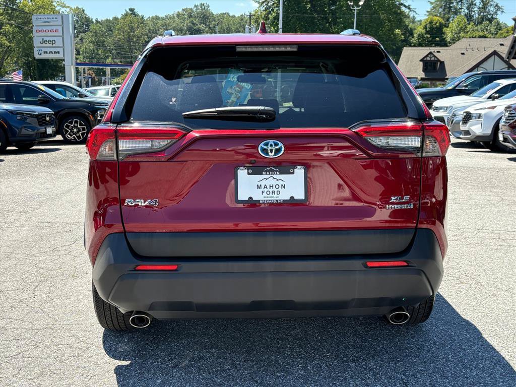 Used 2023 Toyota RAV4 XLE Premium AWD/4WD image 6