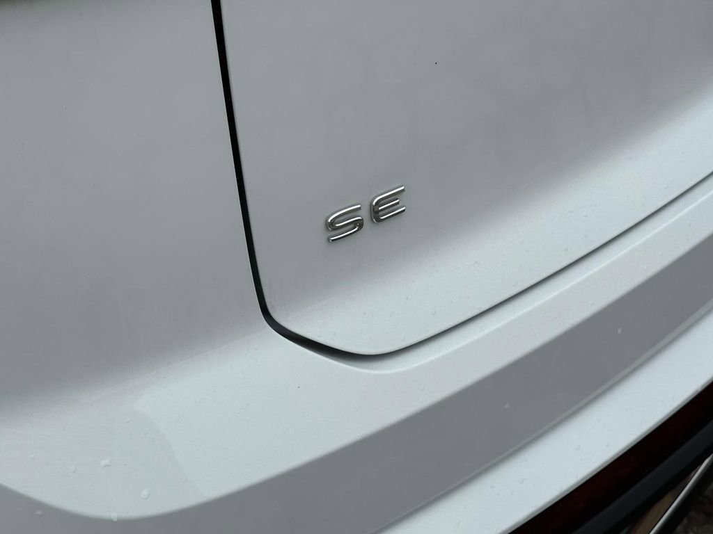 Certified 2023 Volkswagen Atlas Cross Sport SE image 11