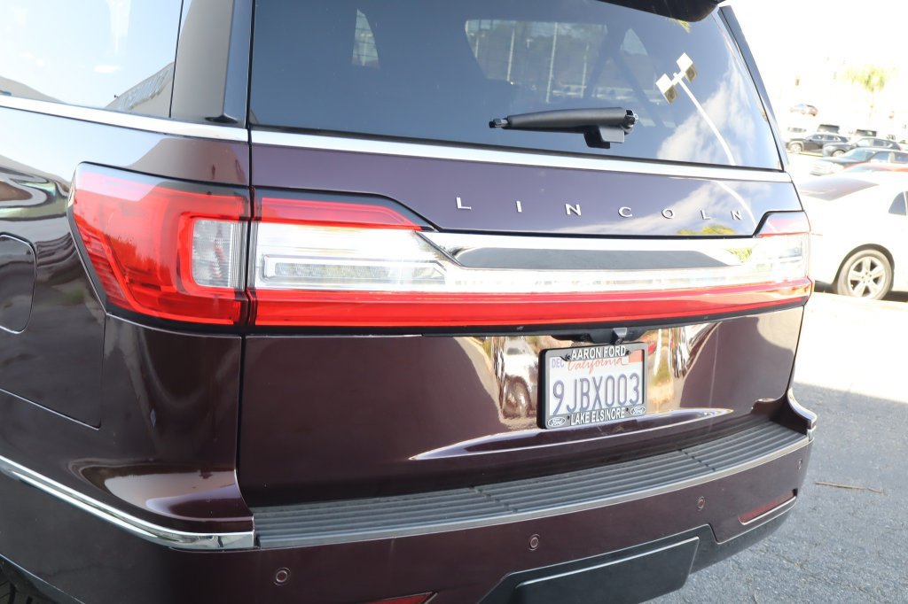 Used 2018 Lincoln Navigator L Select RWD image 8