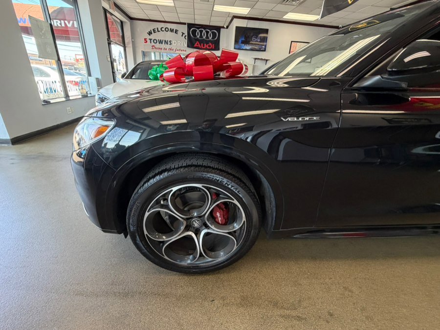 Used 2023 Alfa Romeo Stelvio Veloce AWD/4WD image 10