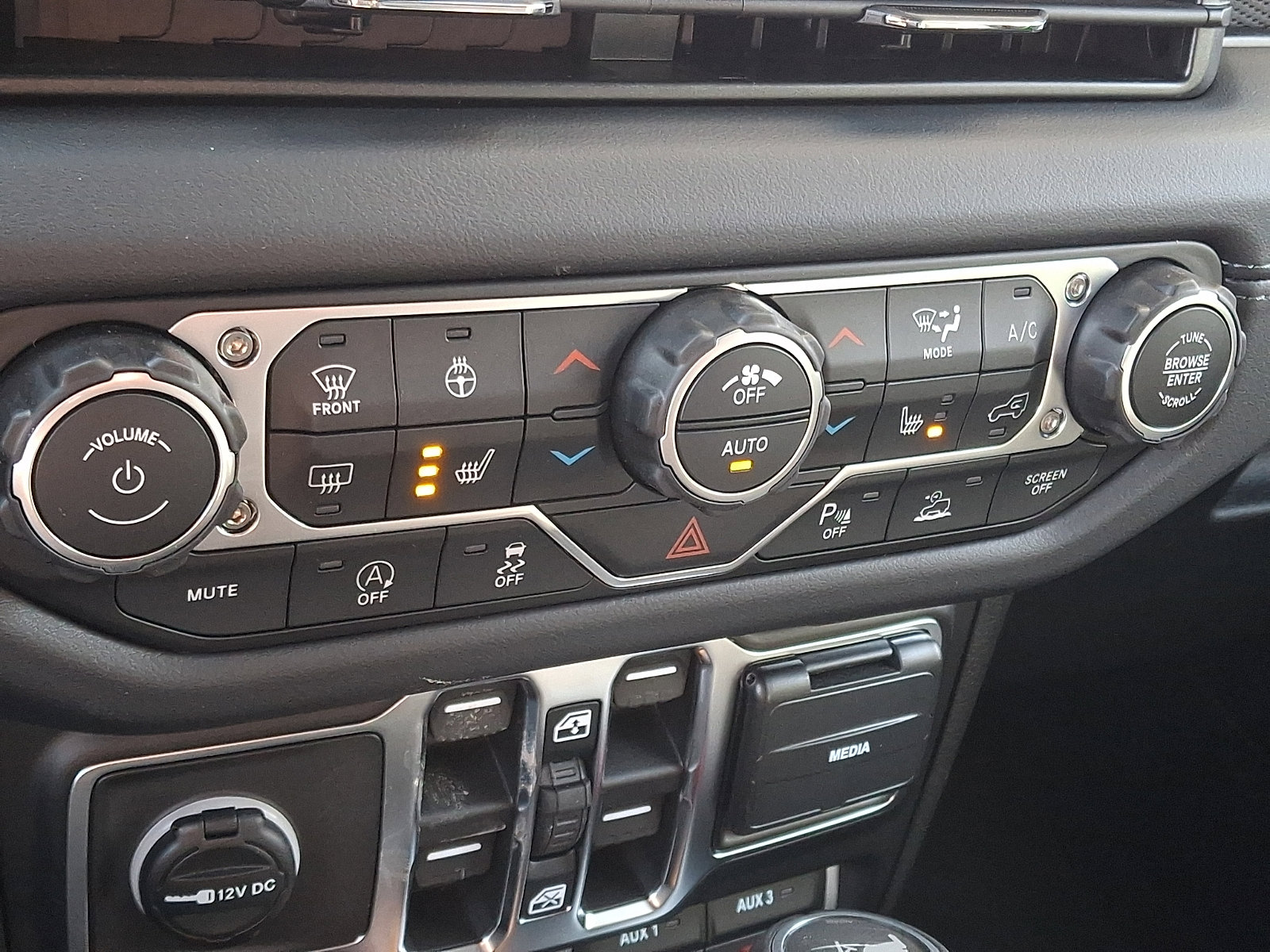 New 2026 Jeep Wrangler Unlimited Rubicon image 13