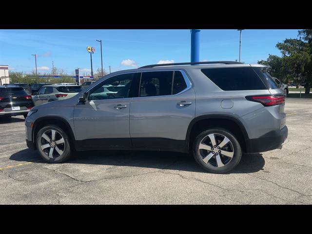 Used 2023 Chevrolet Traverse LT w/ LT Premium Package AWD/4WD image 31