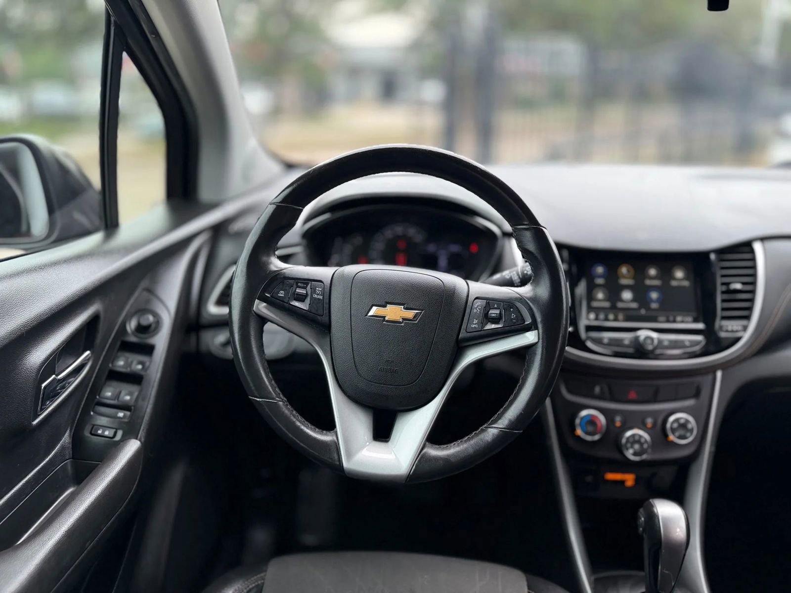 Used 2019 Chevrolet Trax LT w/ LT Convenience Package image 15