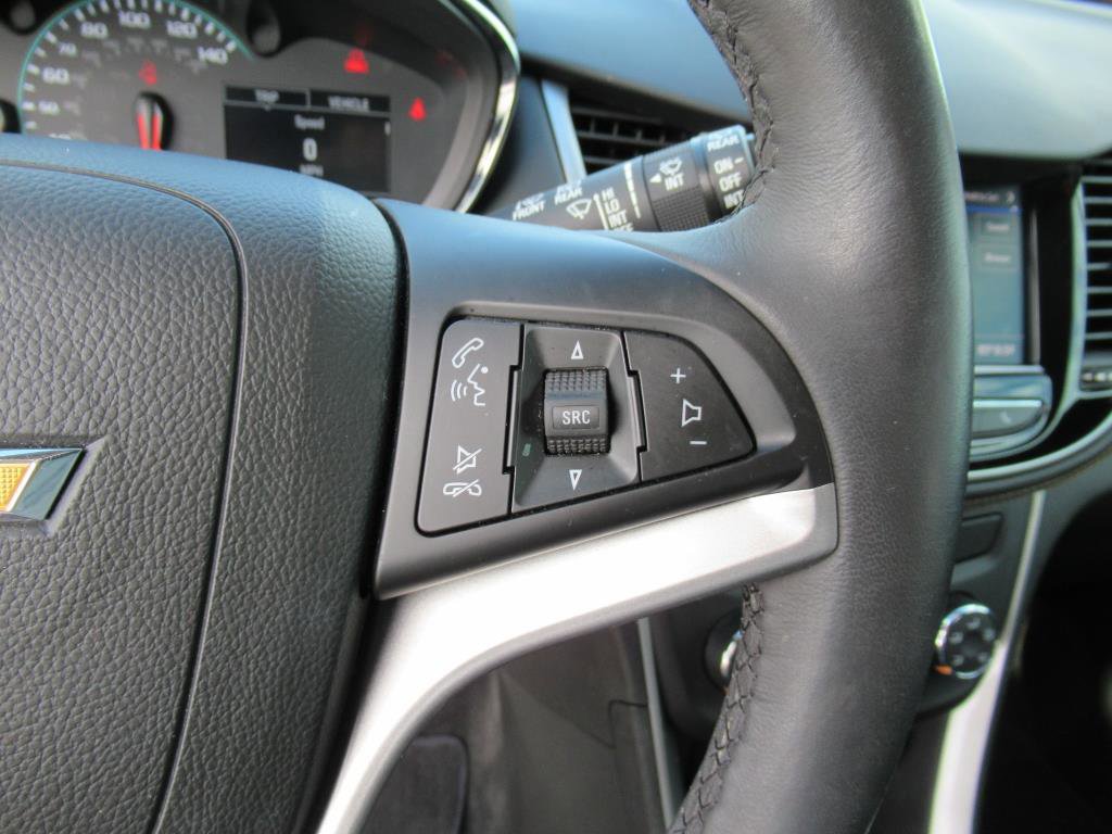 Used 2022 Chevrolet Trax LT w/ LT Convenience Package image 18