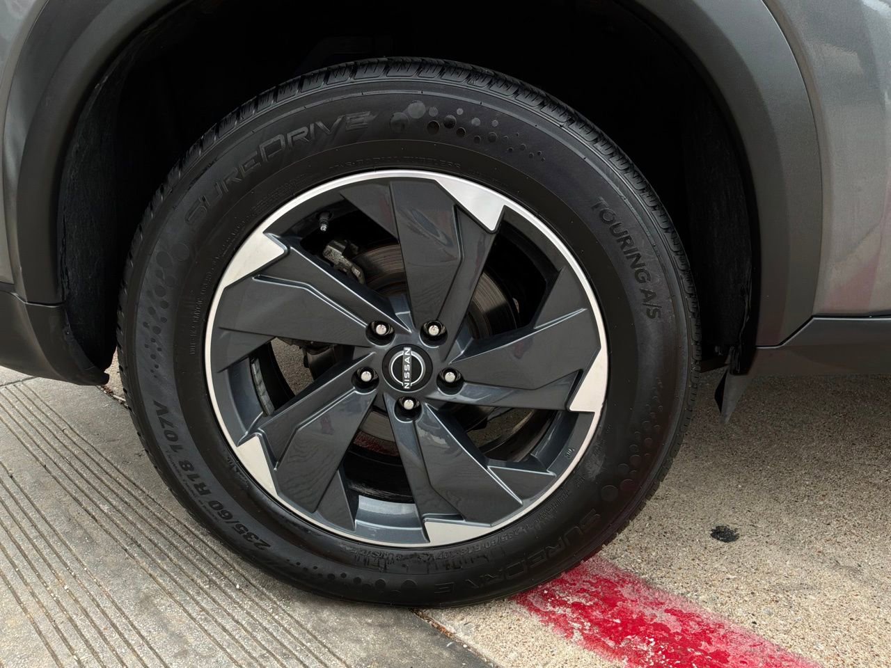 Used 2025 Nissan Rogue SV image 8