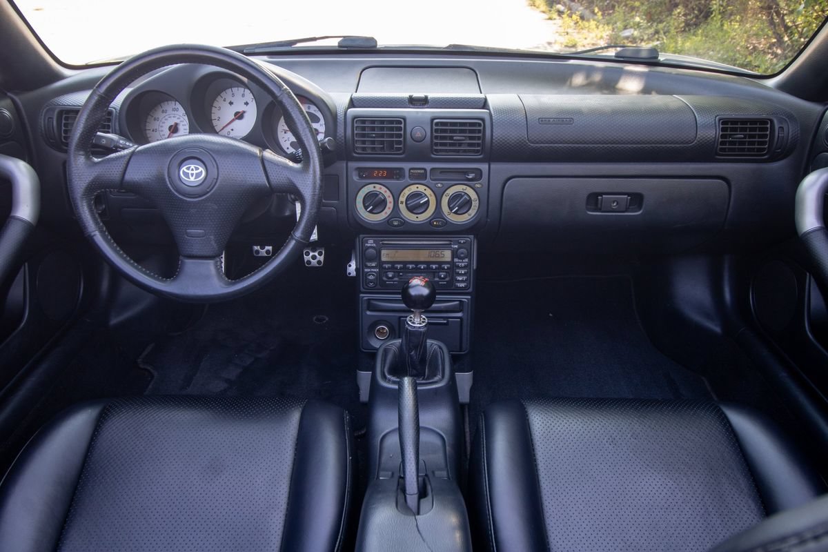 Used 2002 Toyota MR2 RWD image 28