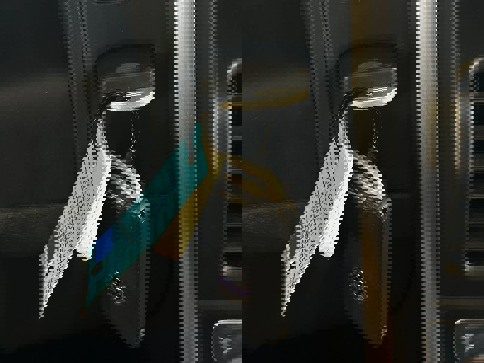 Used 2015 Volvo XC60 T6 Platinum image 27