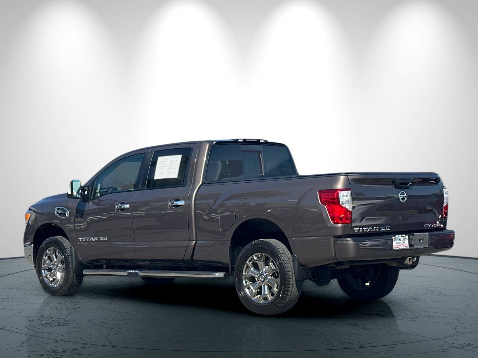 Used 2018 Nissan Titan SV w/ SV Convenience Package AWD/4WD image 6