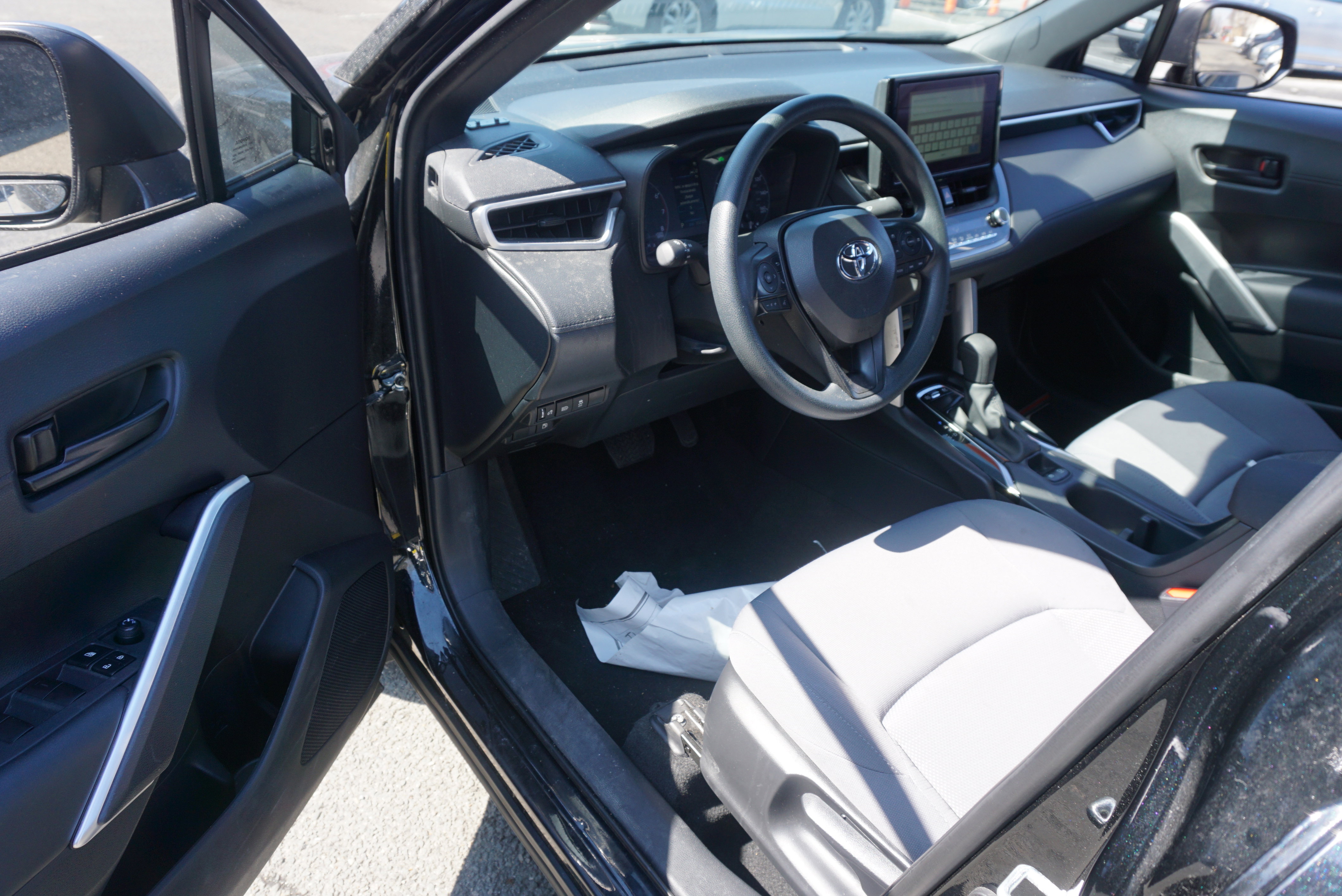 Used 2023 Toyota Corolla Cross S image 7