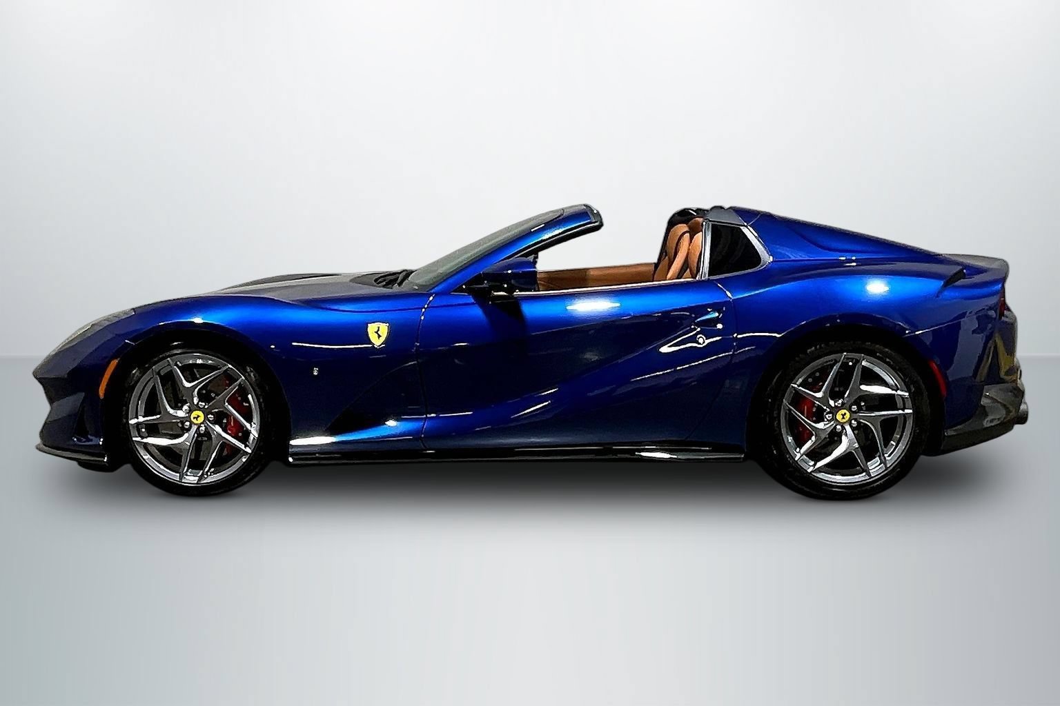 Used 2022 Ferrari 812 GTS RWD image 8