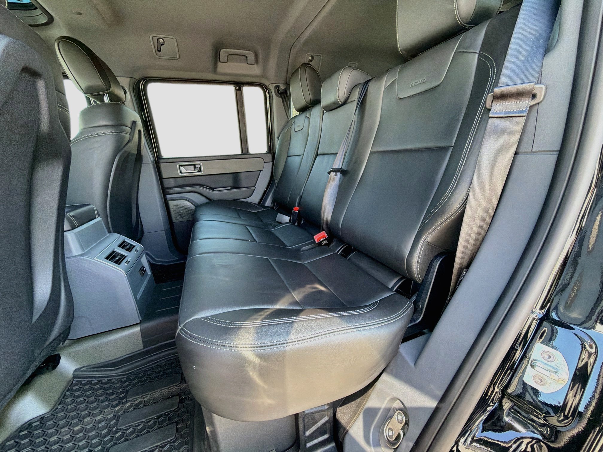 Used 2025 INEOS Grenadier Station Wagon AWD/4WD image 19