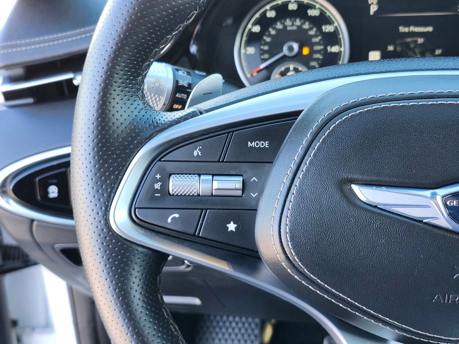 Used 2025 Genesis GV70 3.5T Sport w/ Sport Advanced Package image 30