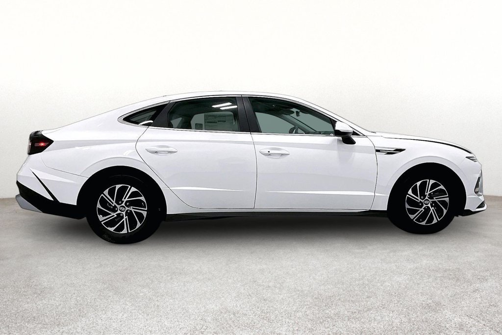 New 2026 Hyundai Sonata Blue FWD image 8