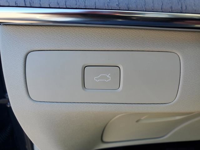 New 2026 Volvo XC90 B6 Ultra w/ Protection Package image 18