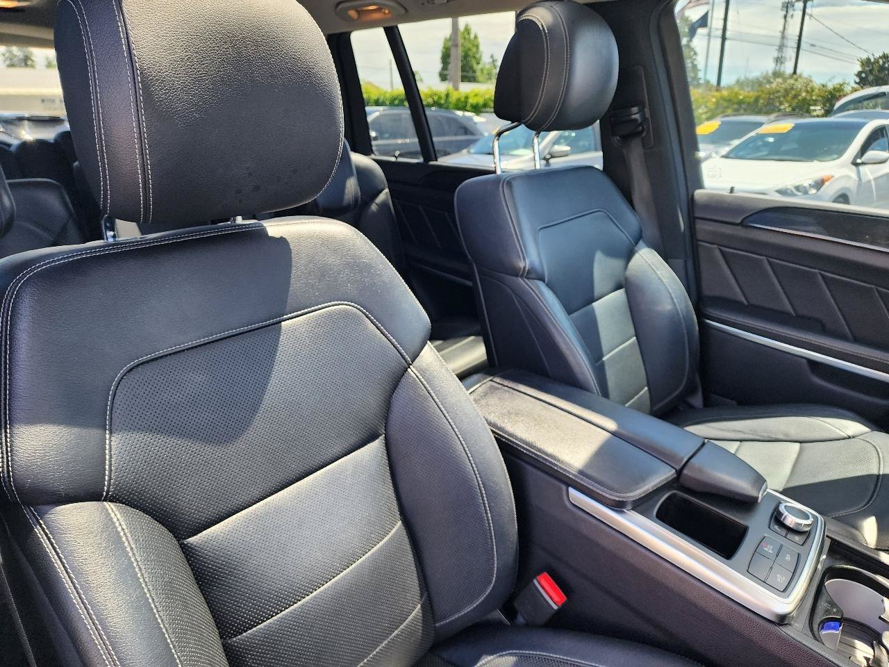 Used 2016 Mercedes-Benz GL 550 4MATIC image 37