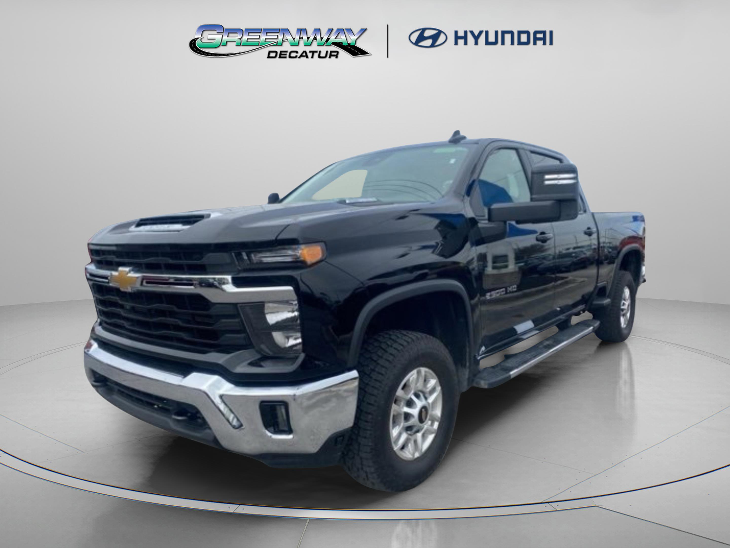 Used 2025 Chevrolet Silverado 2500 LT w/ Convenience Package AWD/4WD image 3