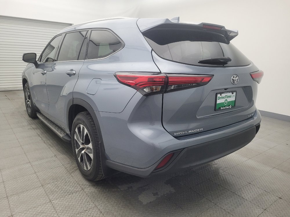 Used 2022 Toyota Highlander XLE image 5