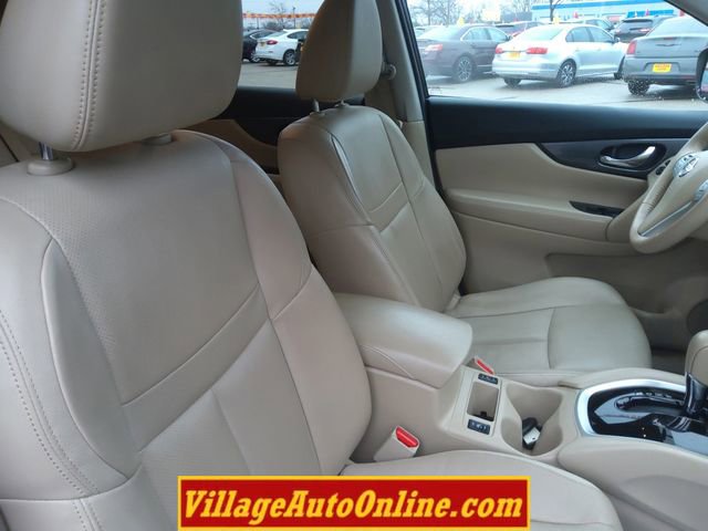 Used 2015 Nissan Rogue SL w/ SL Premium Package image 31