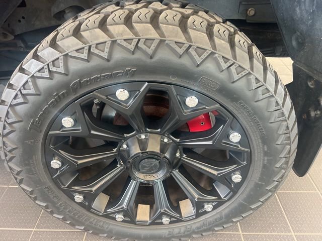 Used 2017 Toyota Tundra SR5 w/ SR5 Upgrade Package RWD image 13