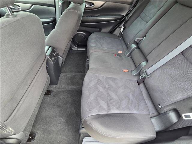 Used 2015 Nissan Rogue S image 17