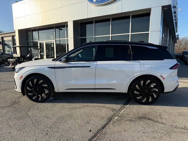 Used 2024 Lincoln Nautilus Black Label w/ Jet Appearance Package (87T) image 4