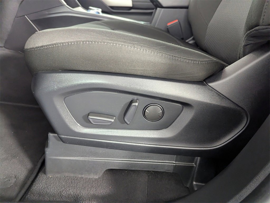 Used 2024 Ford Explorer XLT image 13