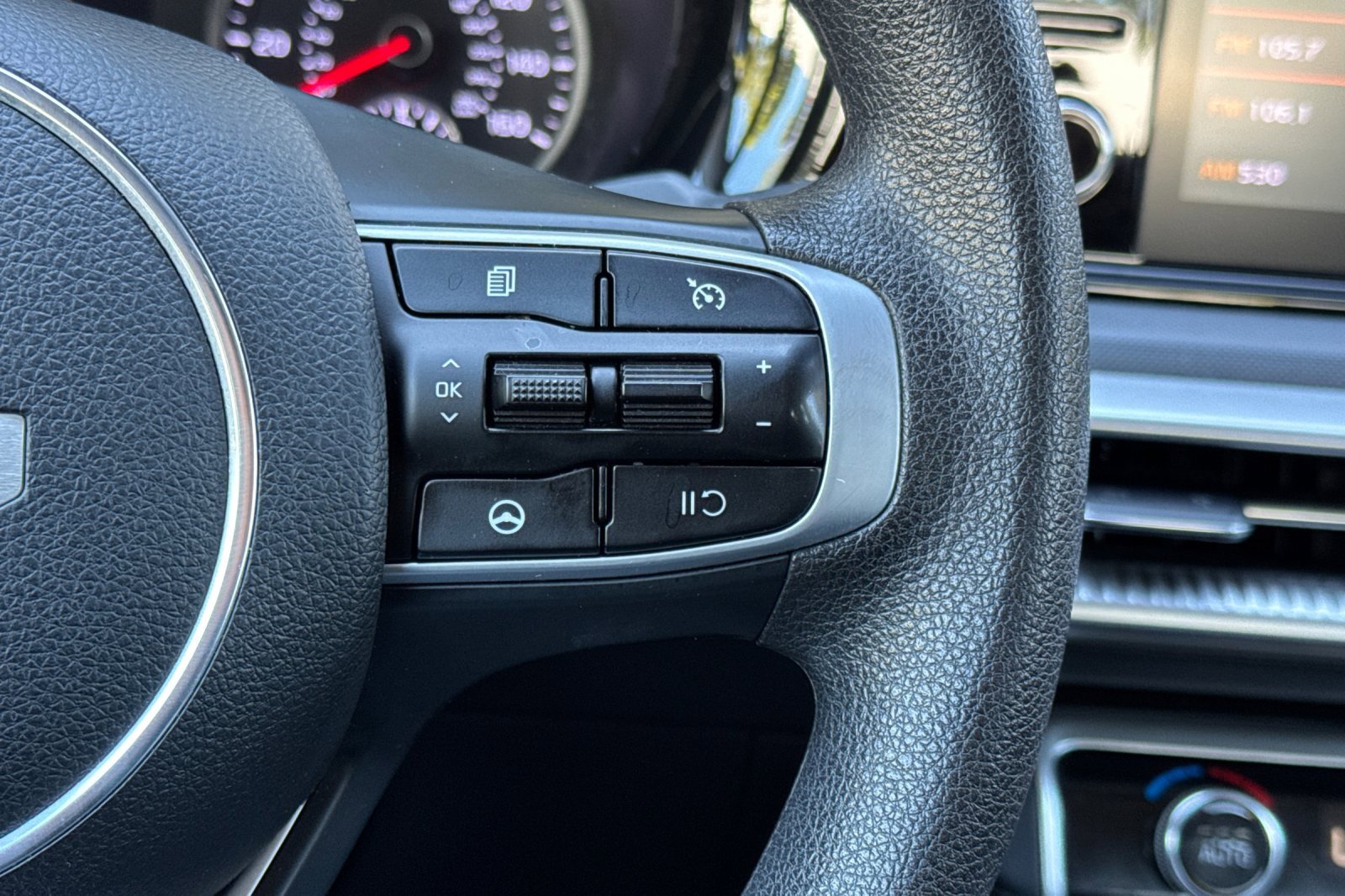 Used 2023 Kia K5 LXS image 27