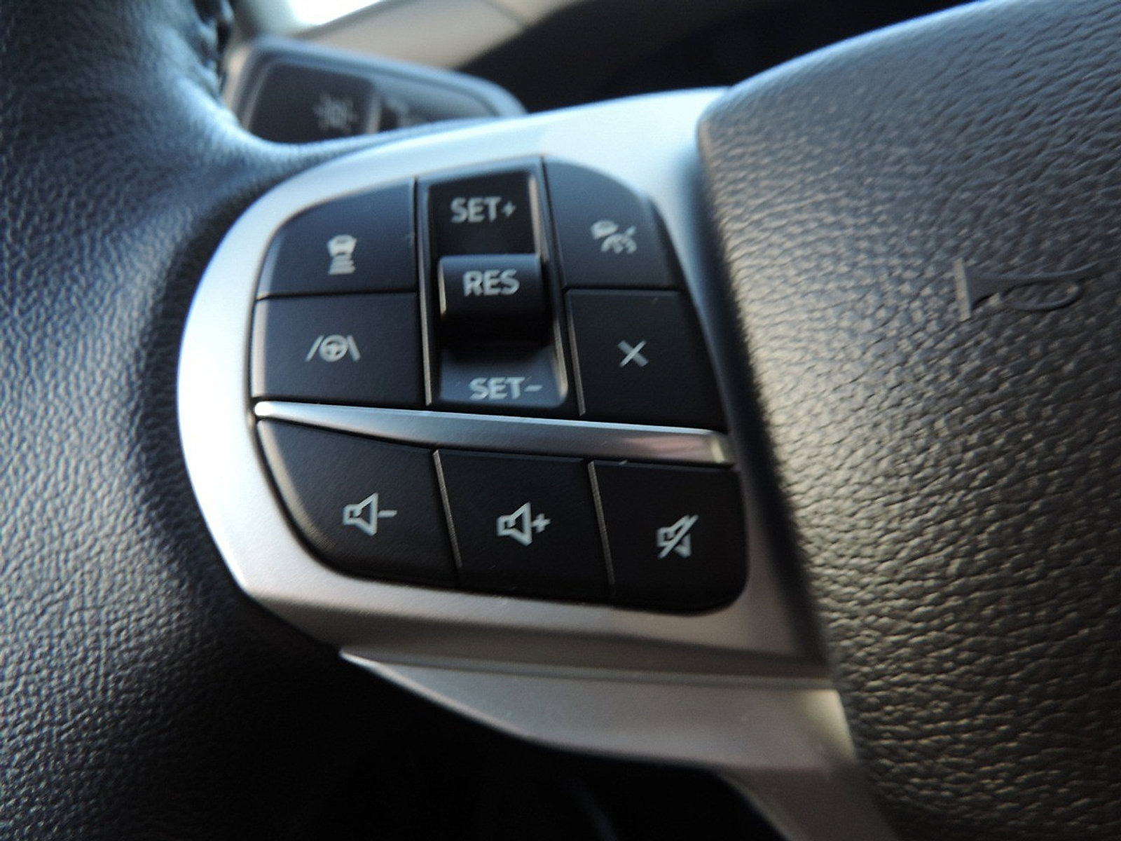 Used 2023 Ford Explorer Limited w/ Limited Technology Package image 24