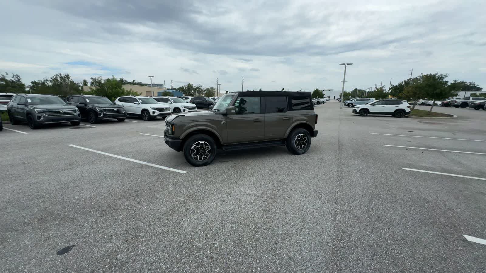 Used 2025 Ford Bronco Outer Banks AWD/4WD image 4