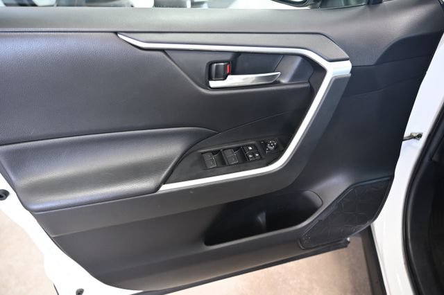 Used 2022 Toyota RAV4 XLE AWD/4WD image 26