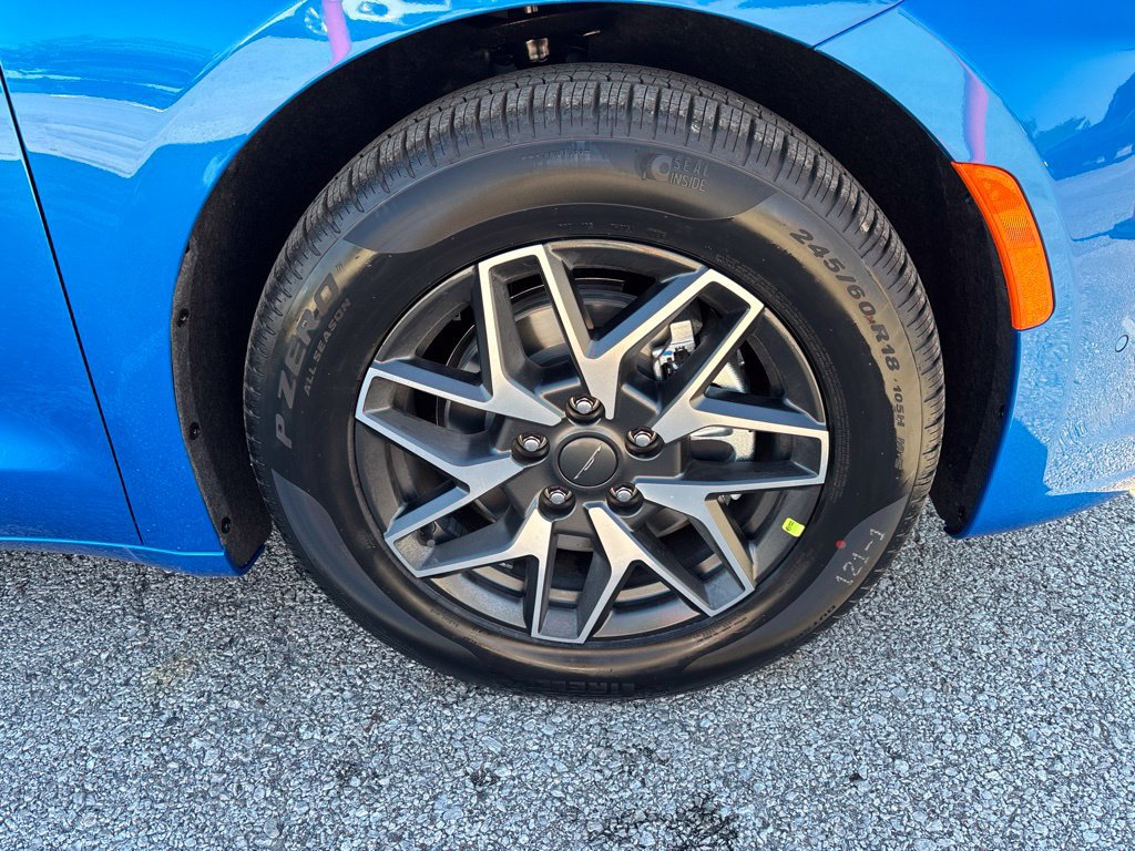 New 2027 Chrysler Pacifica Limited FWD image 14