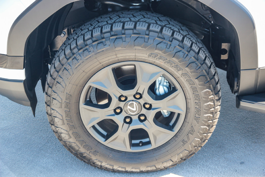 Certified 2026 Lexus GX 550 AWD/4WD image 11