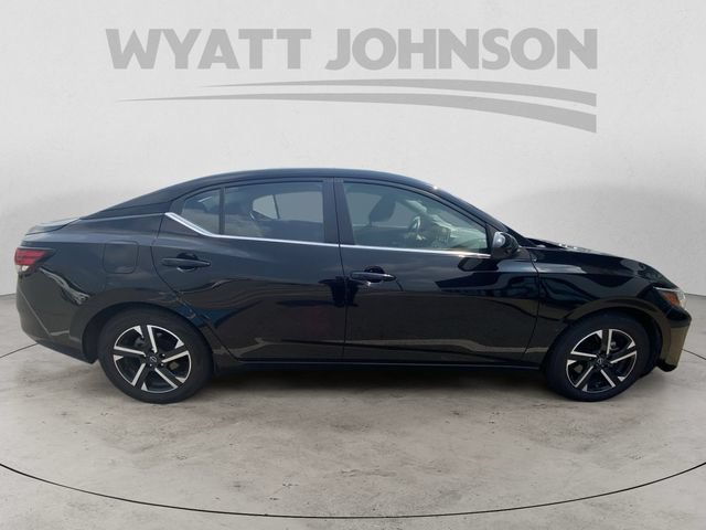Used 2024 Nissan Sentra SV FWD image 11